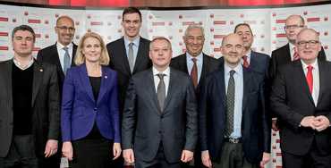 Pedro Sánchez junto a los líderes del PES