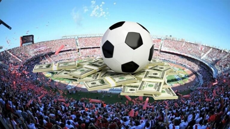 Campo de fútbol dinero