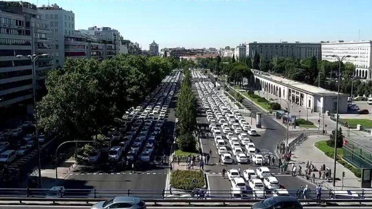 Paros de taxis en la Castellana.