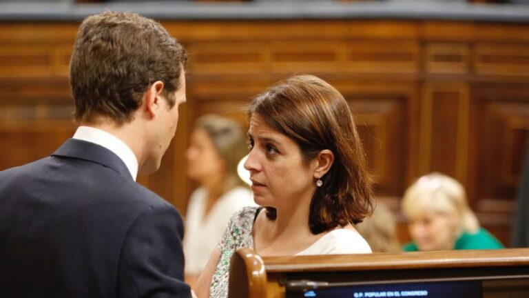 Adriana Lastra y Pablo Casado