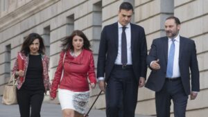 Pedro Sánchez, Margarita Robles, Adriana Lastra y José Luis Ábalos