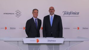 Silvio González, consejero delegado de ATRESMEDIA, y Emilio Gayo, presidente de TELEFÓNICA España