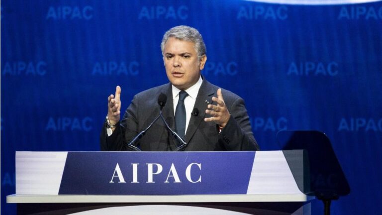 Iván Duque durante un acto en Washington