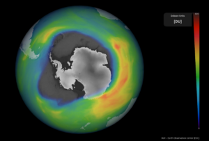 El agujero en la capa de ozono que se produce estacionalmente sobre la Antártida ha superado este año en tamaño al 75 % de los agujeros desde el año 1979. / ESA