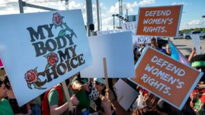 Activistas a favor del aborto protestan en EE UU. / EFE | EPA | CRISTOBAL HERRERA-ULASHKEVICH